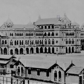 1200px-Old-vintage-photo-of-elphinstone-high-school-mumbai-maharashtra-india-DH1E3K