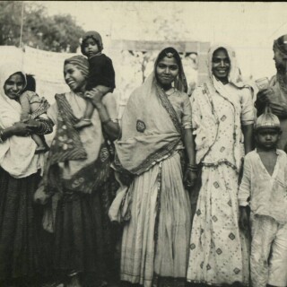Group-of-women-with-Children---India