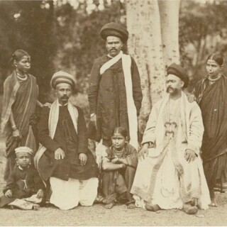 Group_vintage_photograph_of_a_Brahmin_family_in_India_c._1880