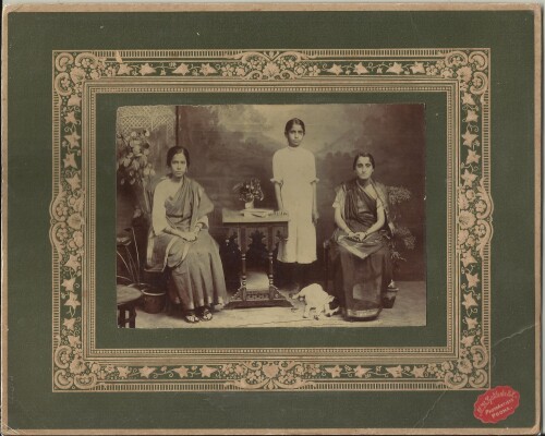 Indian-Family-vintage-photo.jpg