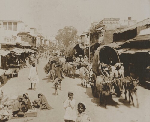 Nagpur-Busy-Street-View-Nagpur-Maharashtra-India-1900-Rare-Old-Vintage-Photos.jpg