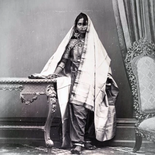 Vintage_Indian_Photograph_50f7afb0-19c1-4606-88eb-95ff61a040b2