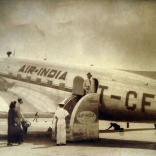 Vintage_photograph_of_an_Air_India_plane