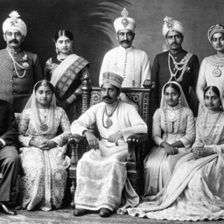 antique-vintage-black-white-rare-photographs-old-photos-from-pune-maharshtra-india-10th-oct-1940-indian-royals-old-life-style-india-british-india-period_1028938-330752
