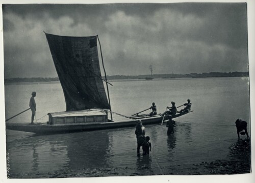 c.1900-PHOTO-INDIA-ROW-BOAT-WITH-RECTANGULAR-SAIL.jpg