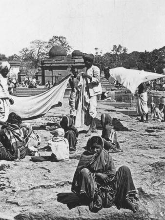 laundry-india-c1927-c1929_u-l-q10lx5y0.jpg