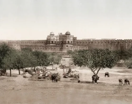 red fort agra india 23444978.jpg